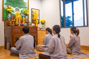 cách tụng kinh tại gia