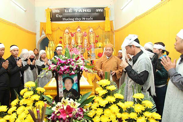 Trang phục đám tang Phật Giáo